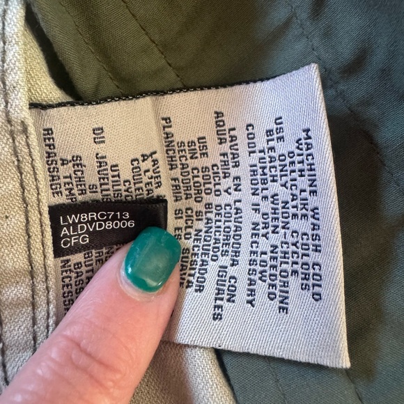 Levi's Green Camouflage Jean Jacket with Star Details - Picture 14 of 16